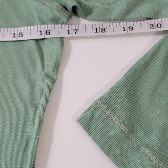 Patagonia Apilene women's size small v-neck - Picture 8 of 12